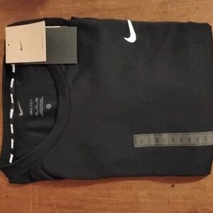 MENS BLACK NIKE DRI-FIT TRAINING T-SHIRTS